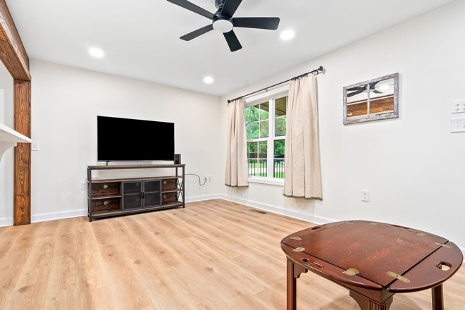 Photo - 318 Byrd Street House