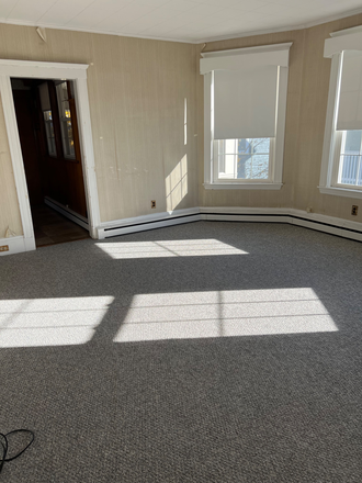 Living - Large 4 bedroom apt