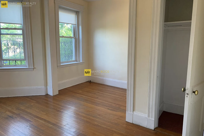 Bedroom-livingroom - STUDIO COMMONWEALTH AVE MOVE IN **ASAP**  BU AND BC LAW **NO FEE** Apartments