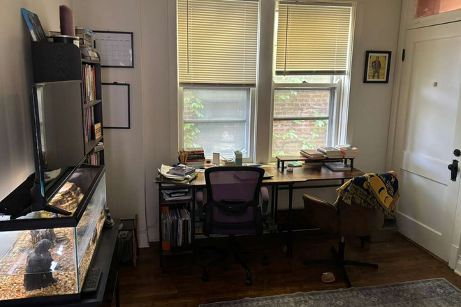 Living room/study area - Roommate wanted close to campus in Pilsen neighborhood Apartments