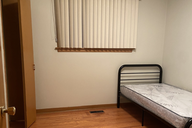 Bedroom B - Beautiful Clean Rooms For Rental House