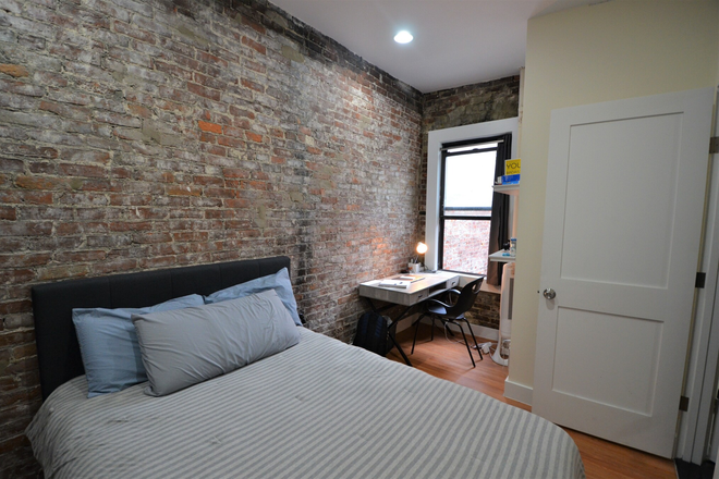 59 Westland Ave - NO Broker's Fee!!  -  Avail 9/1 - Great Location 1 Bed Split on Westland Ave. Apartments
