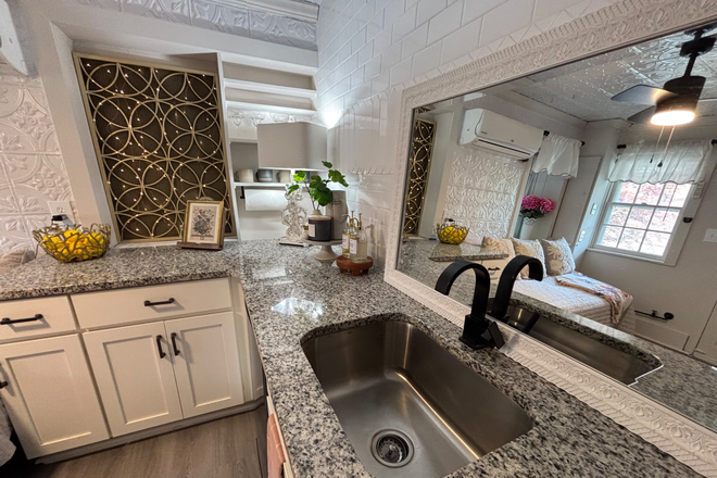 Studio - Studio in Historic Ellicott City -Walk to Everything! Apartments