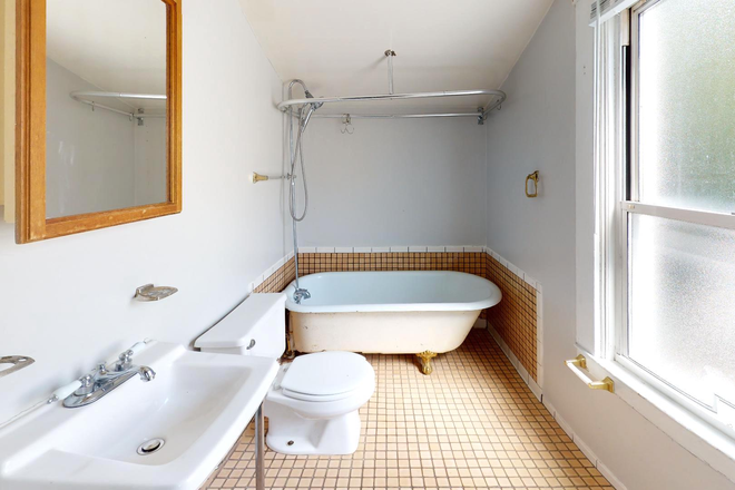 Bathroom - 2222 Flora St House