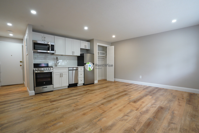 1 - AUG 2026-Gorgeous Coolidge Corner Studio H/HW & Prk inc, No Fee!