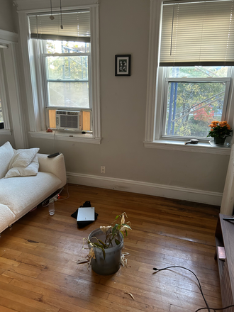 Studio - HUGE alcove studio with Fenway at your fingertips! Apartments