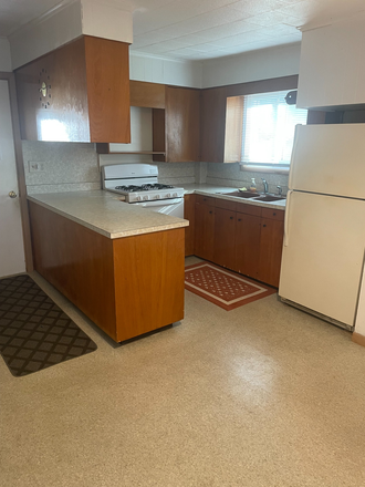 kitchenette area - Up to 6 Bedrooms Available Utilities included Apartments