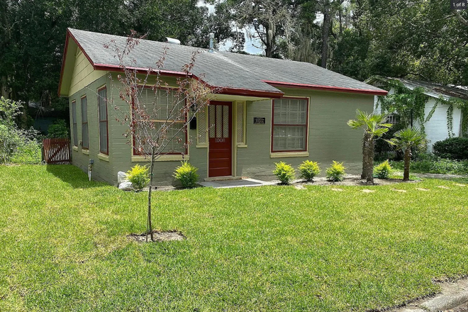 street view - Charming 2 bed 2 bath close to UF campus House