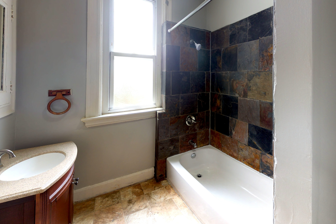 2 bedroom- Interior - 229 Atkinson St Duplex