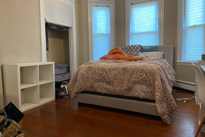 Sample Bedroom #1 - Spacious 4 Bedroom in the Hill!