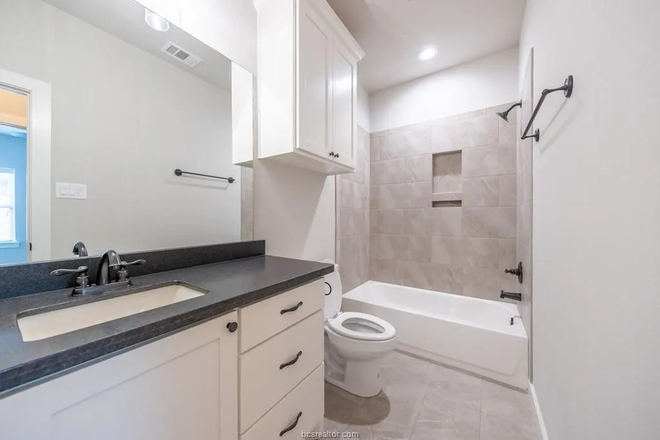 Bathroom - Single Room in Shared House