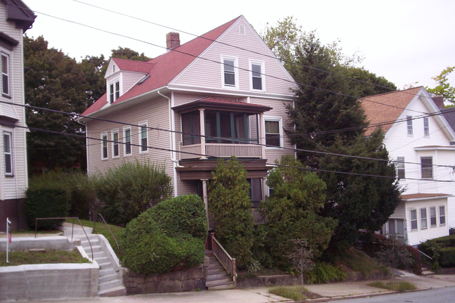 Outside - 2 Bedroom Apartment - 1 Mile from Brown - Garage Parking On Site