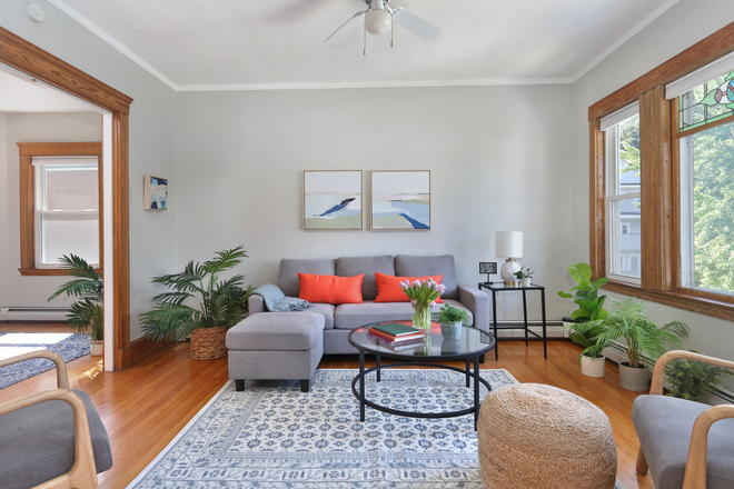 Living Room - Bright Spacious 3 Bdrm Apt - Prime Location - Includes Gas + Electric + Water + Parking Space