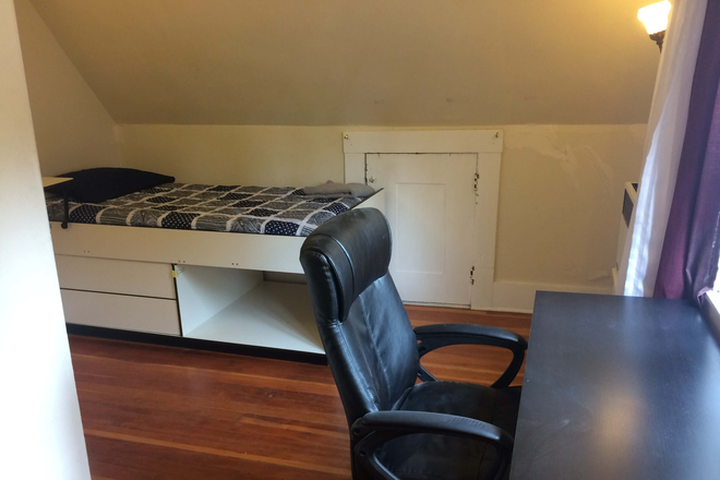 Room - Kluegel House 2026-2027