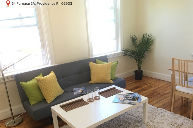 Living room - All Utilities, 2 bedroom Apartment, WIFI, Walk to Brown