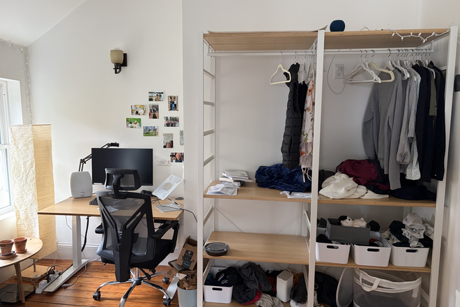 Room for rent - Room in Central Square House