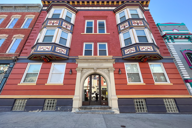 The Clarington Exterior - The Clarington Apartments