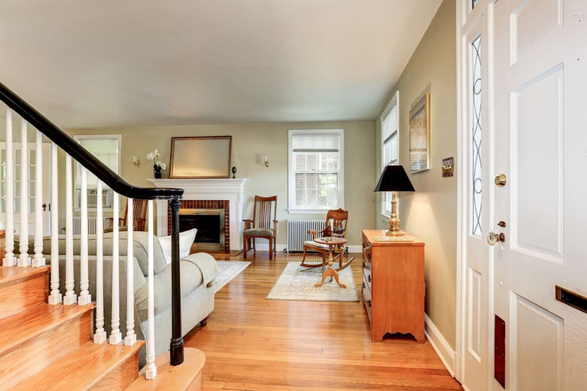 Living room 1 - Spacious colonial house with 3 bedrooms, walk in under 15 minutes to metro