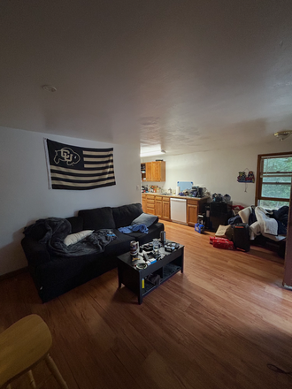 Living room/Kitchen - 1085 marine st apt 4