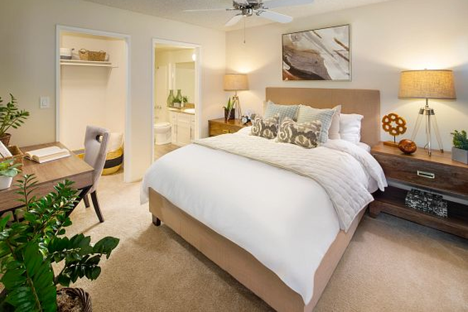 Private room - Stanford Court Apartments