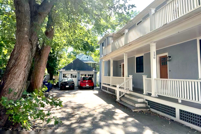 exterior - Furnished 3-bed townhouse