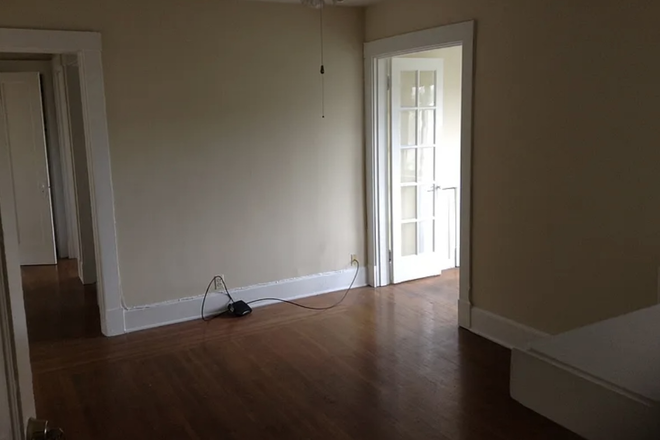 Living Room - Apartment room close to campus