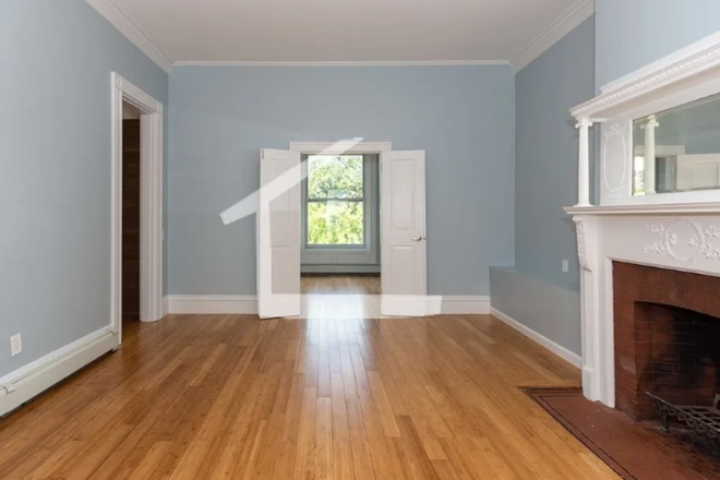 Living - 3 Bedroom Bay State Rd Apartment
