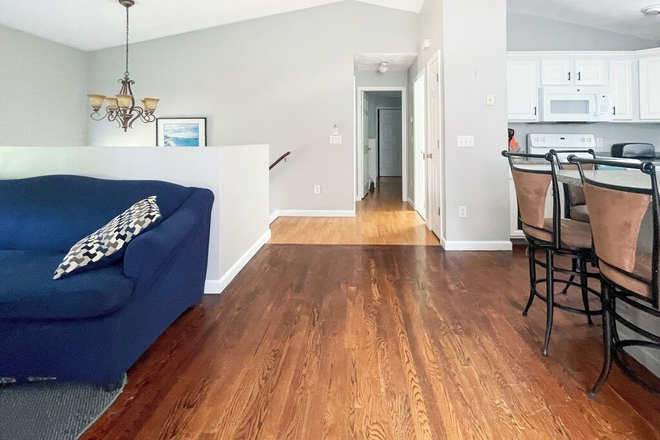 Open Kitchen LR - *Student Summer Rental (possible extension to 26/27 SY)Walk to Private Community Beach! House