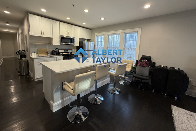 Kitchen - 4 Bed 2 Bath on parker Hill Ave!! Apartments