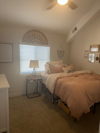 Bedroom 1 - Spring 2026 Sublease on the Hill - 2 min from campus Apartments