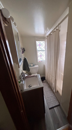 Bathroom - Selby Ave. Room Triplex