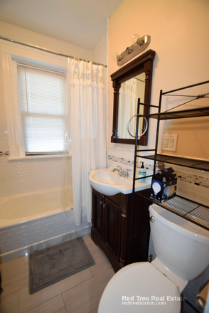 bath - Updated 4/29/25 Great 2 bed for 9/1 close to BC shuttle at south st, Has updated kitchen Condo
