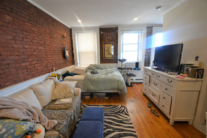Studio - Large Studio Available 9/1/25! *CONTACT NOAH 603-470-8181 Apartments
