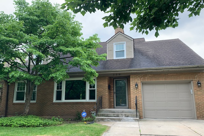 Exterior - 1 Bedroom available, edge of campus, beautifully renovated