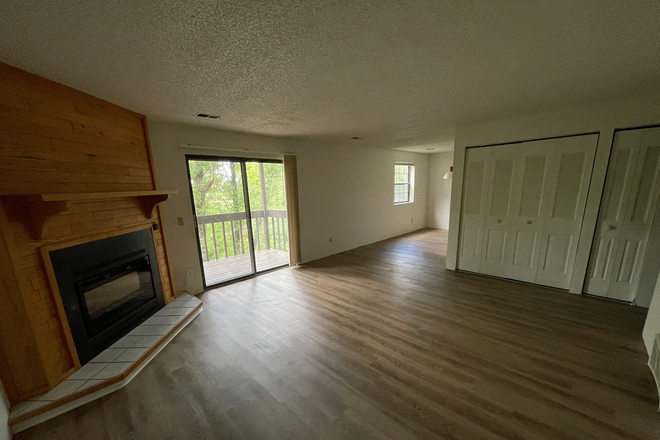 2 - AUGUST PRE-LEASING: 2905 Shadow Creek Dr #C202 Condo