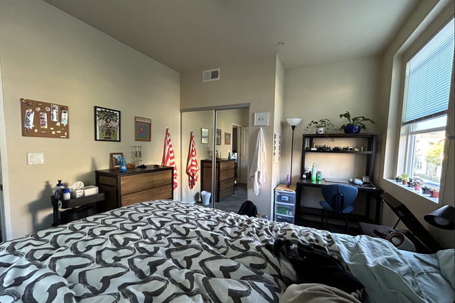 Bedroom - ACC Sublease, Camino Del Sol Townhouse