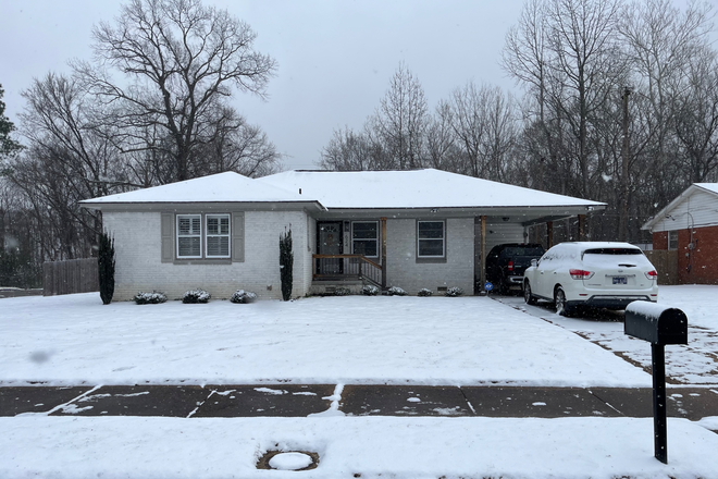 Exterior - Updated Family Home in East Memphis