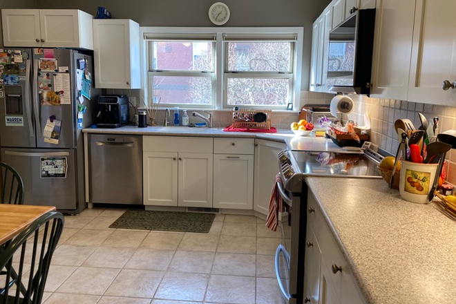 Kitchen - Townhouse room available