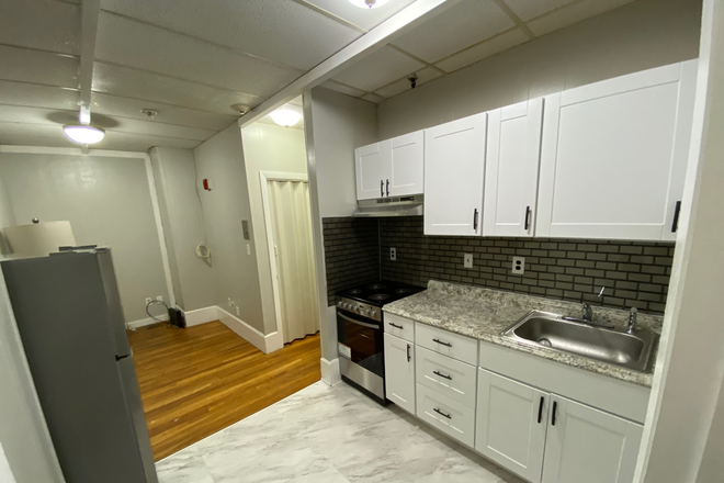 Call NOW for showings! 617-236-8550 - BEACON ST - KENMORE SQ 2BR/1BA FOR *9/1/2025* W/ LNDRY IN BLDNG, H&HW INC, NEW KITCHEN NEAR CAMPUS! Apartments