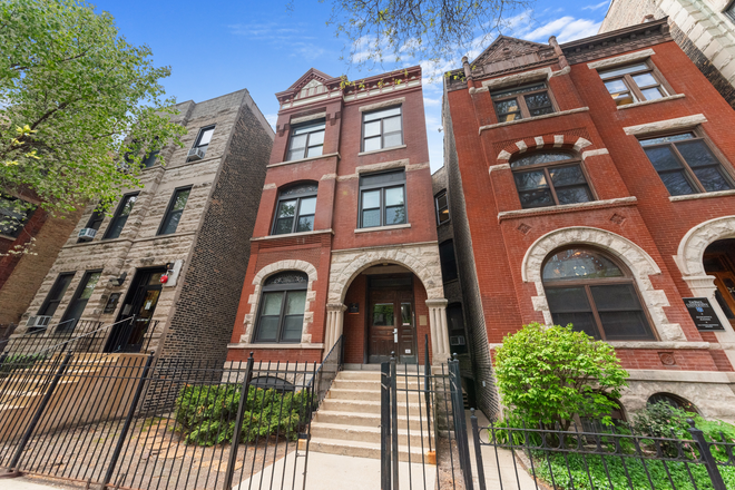 Exterior - 1 Unit Available (4bd/1ba) Apartments
