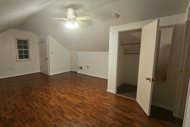 Upstairs - Typically a Bedroom - Charming 1 BR/ 1.5 BA Private Garage Apt! Free WiFi!