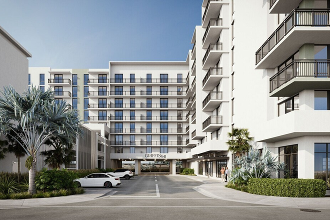 Outside - Griffin 441 Apartments