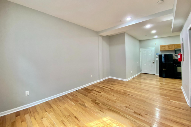 Living room - 1614 W CECIL B MOORE AVE ST  3F Townhome