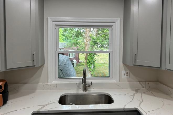 Kitchen - WALK TO CAMPUS--FURNISHED--REMODELD House