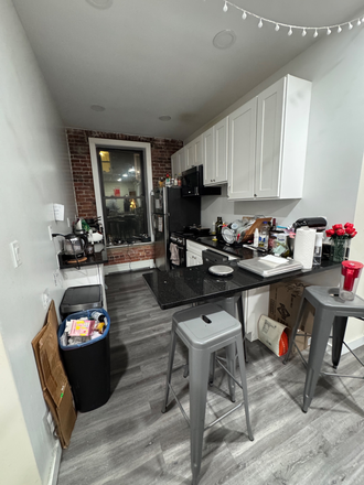 . - Amazing 5 Bed 2 BA on Cortes St- Avail 9/1 Apartments