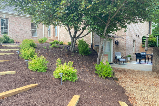 Private entry - Bright, fully equipped, furnished Basement Apartment