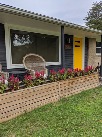 Outside driveway view - Modern 5 bedroom home