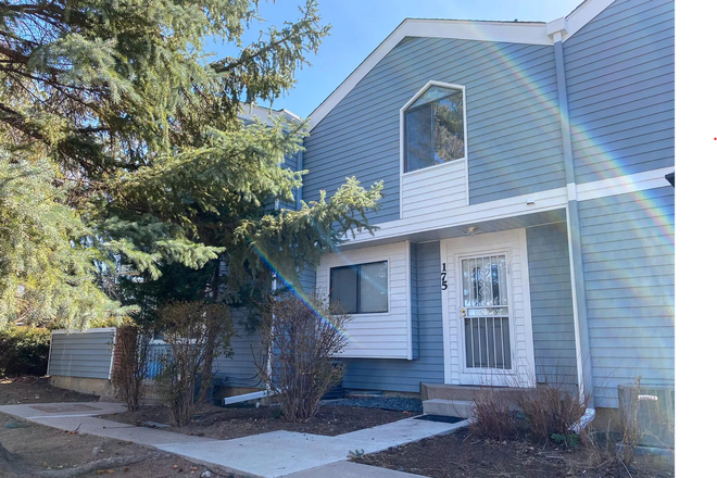 View from street - 2BR Townhome Close to Anschutz