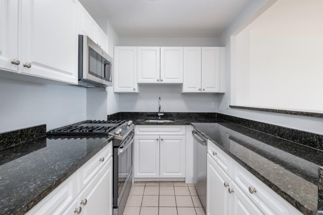 Call NOW for showings! 617-236-8600 - COLUMBIA ROAD - IMPRESSIVE SOUTH BOSTON 2 BED W/ LAUNDRY IN THE UNIT! *AVAIL 2/01/2024* Apartments