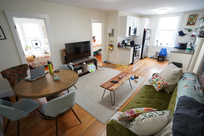 1 - SEPT 2026-Gorgeous Brookline Village 2 bed. H/HW inc-No Fee! Apartments